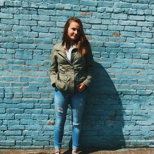 Meet your Posher, Hannah