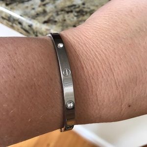 screw hinged bracelet