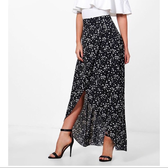 Boohoo Dresses & Skirts - Maxi skirt ⭐️⭐️⭐️PRICE DROP⭐️⭐️⭐️