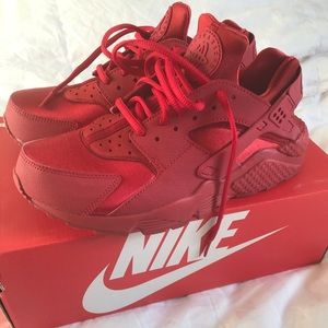 Nike Huarache Red