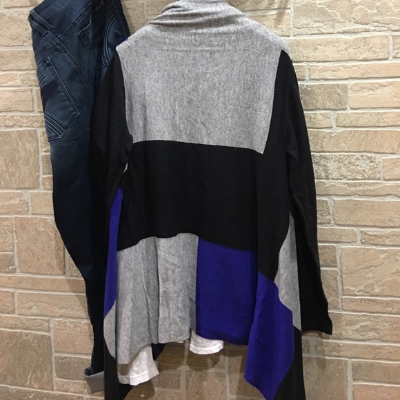 SALE🛎❗️💥🆕 BLACK FLYAWAY COLOR BLOCK CARDIGAN M - Picture 4 of 4