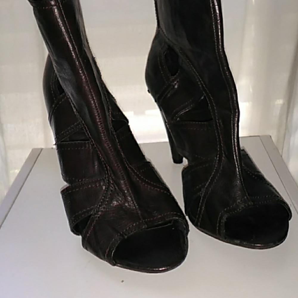 Peep toe booty heels