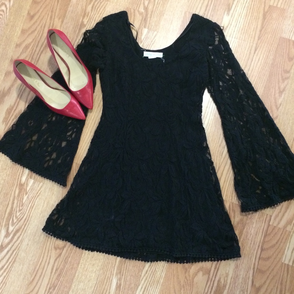 Flutter Sleeve dress! 👗