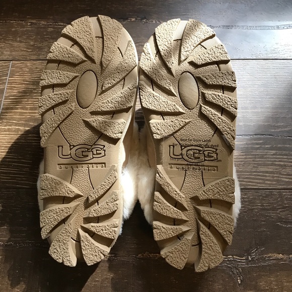 Brand NEW in box Ugg Coquette clogs - Picture 2 of 5