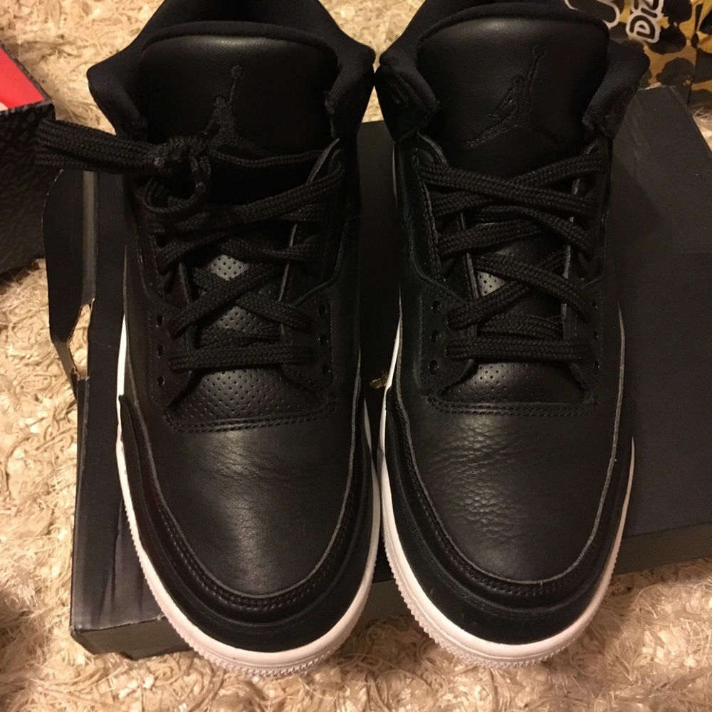 Men’s Jordan’s - Picture 3 of 4