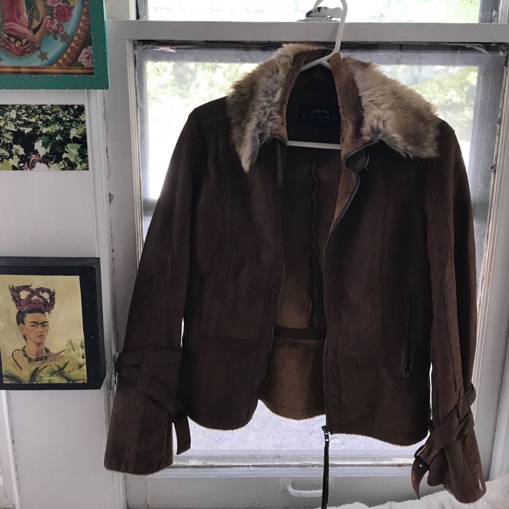 Beautiful suede coat with faux fur lining