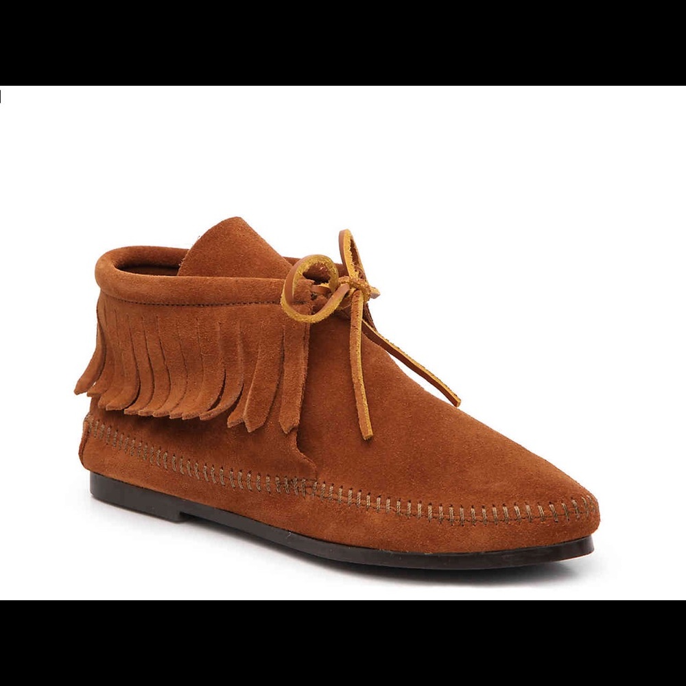 Minnetonka Classic Fringed Hardsole Bootie