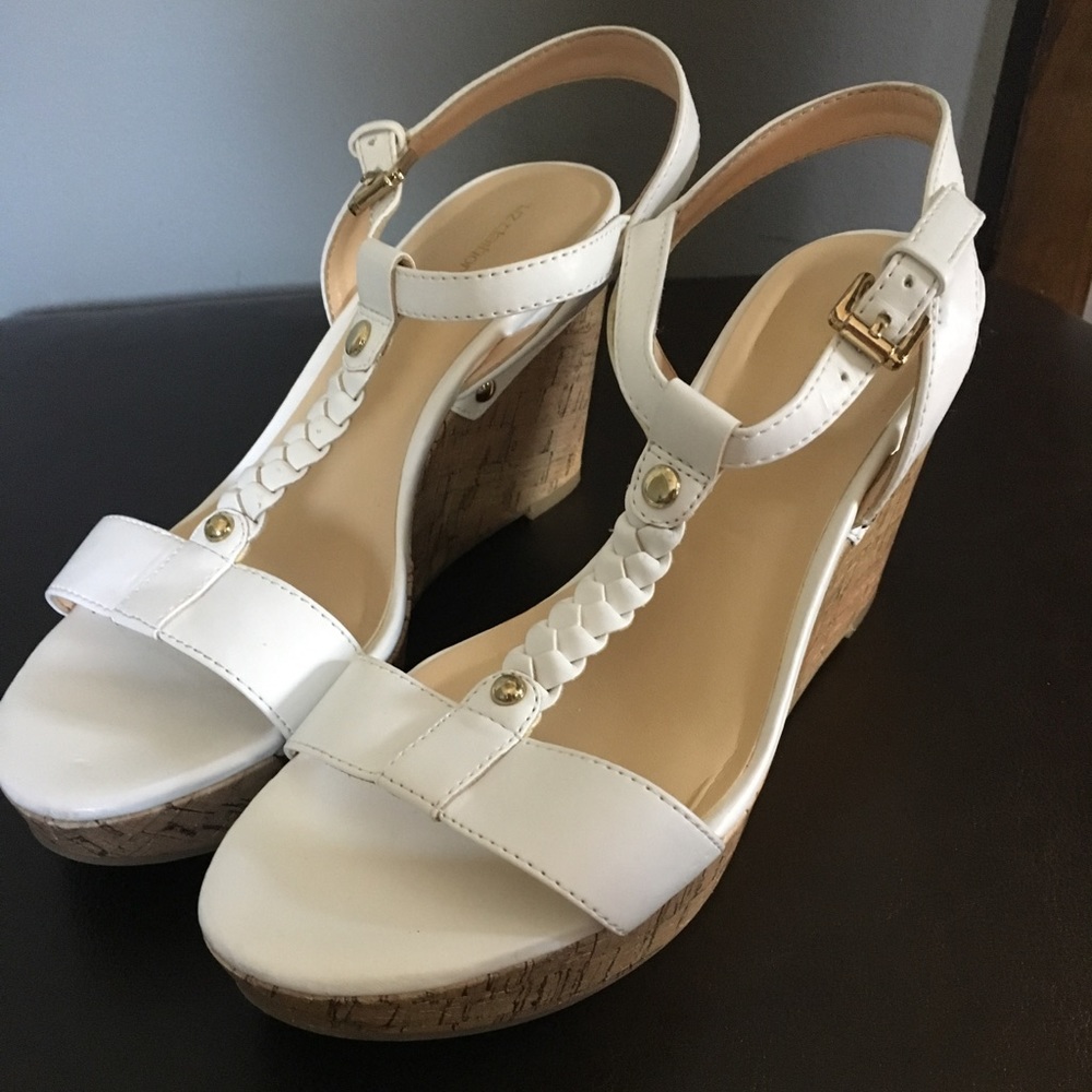 Liz Claiborne Keira wedge sandals size 6 1/2