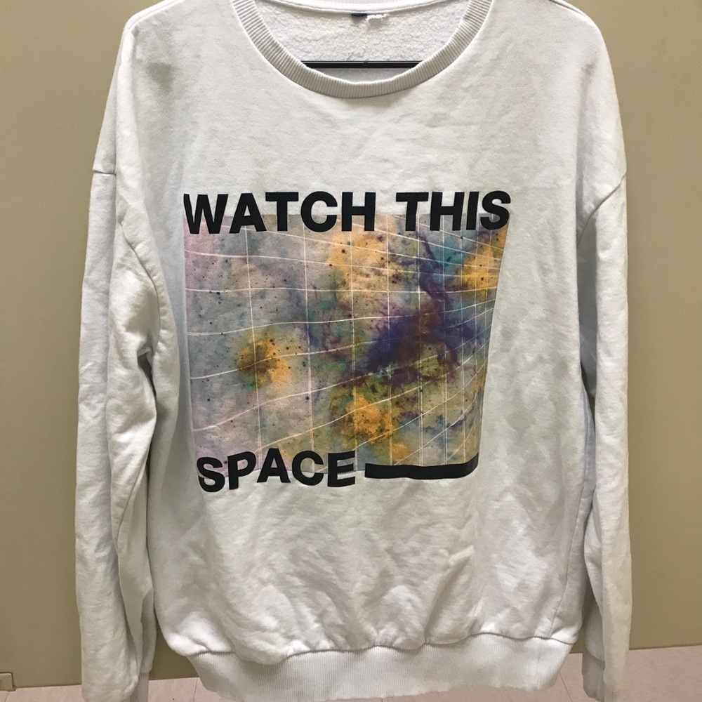 🗣Nice, fashionable sweater for sale 🗣