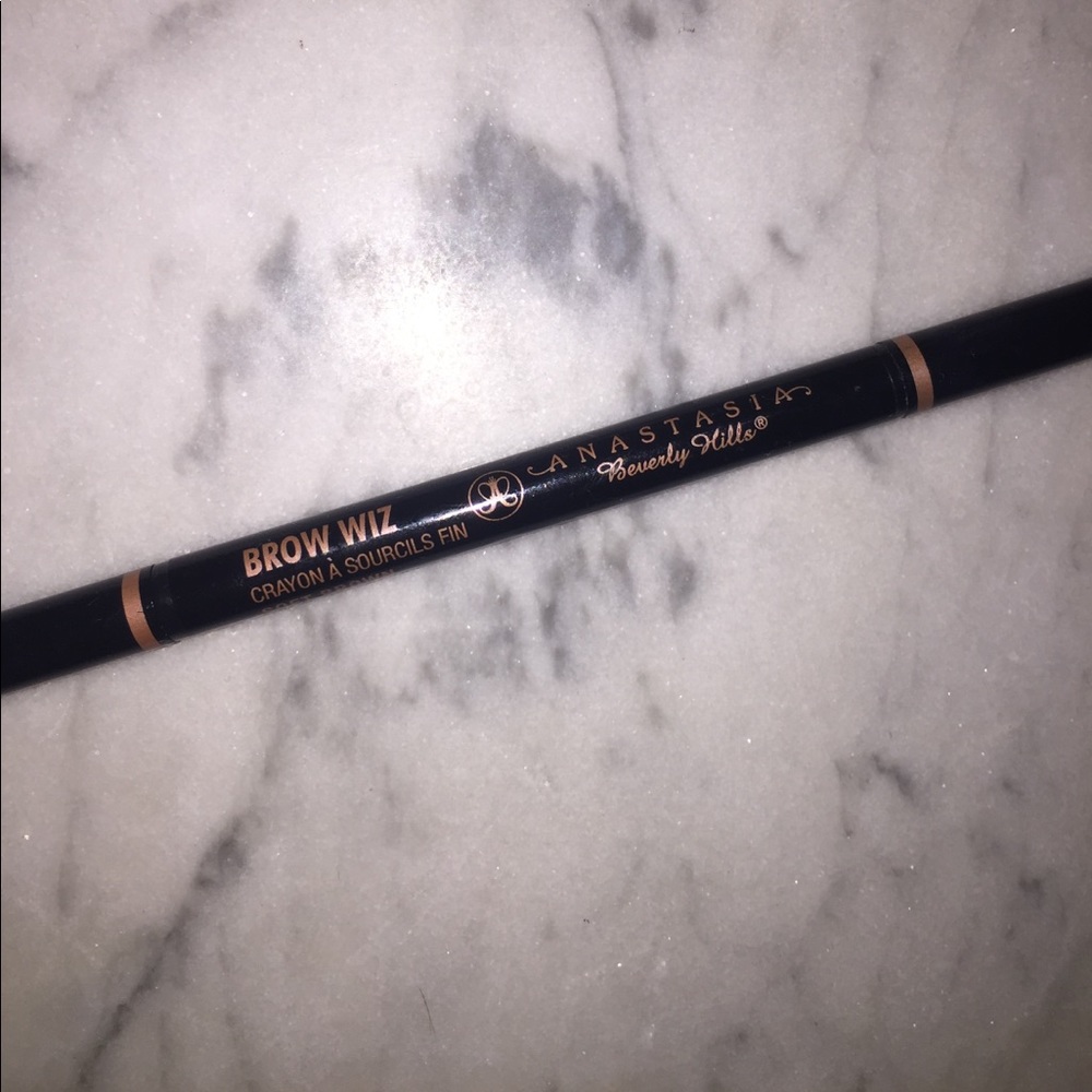 New Anastasia Beverly Hills Brow Wiz in Soft Brown