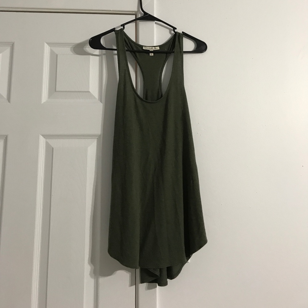 loose fit deep green scoop neck tank!