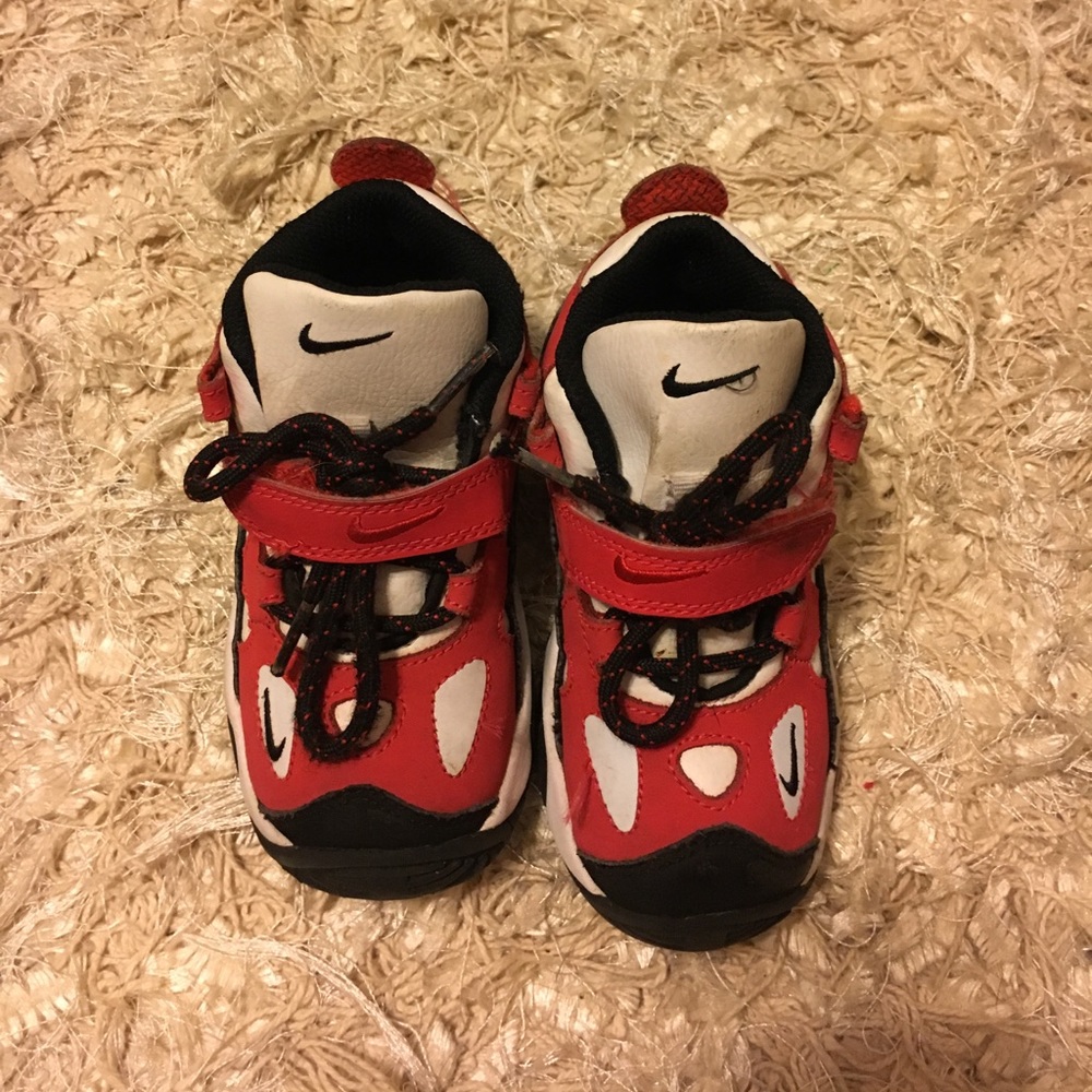 Kids sneakers