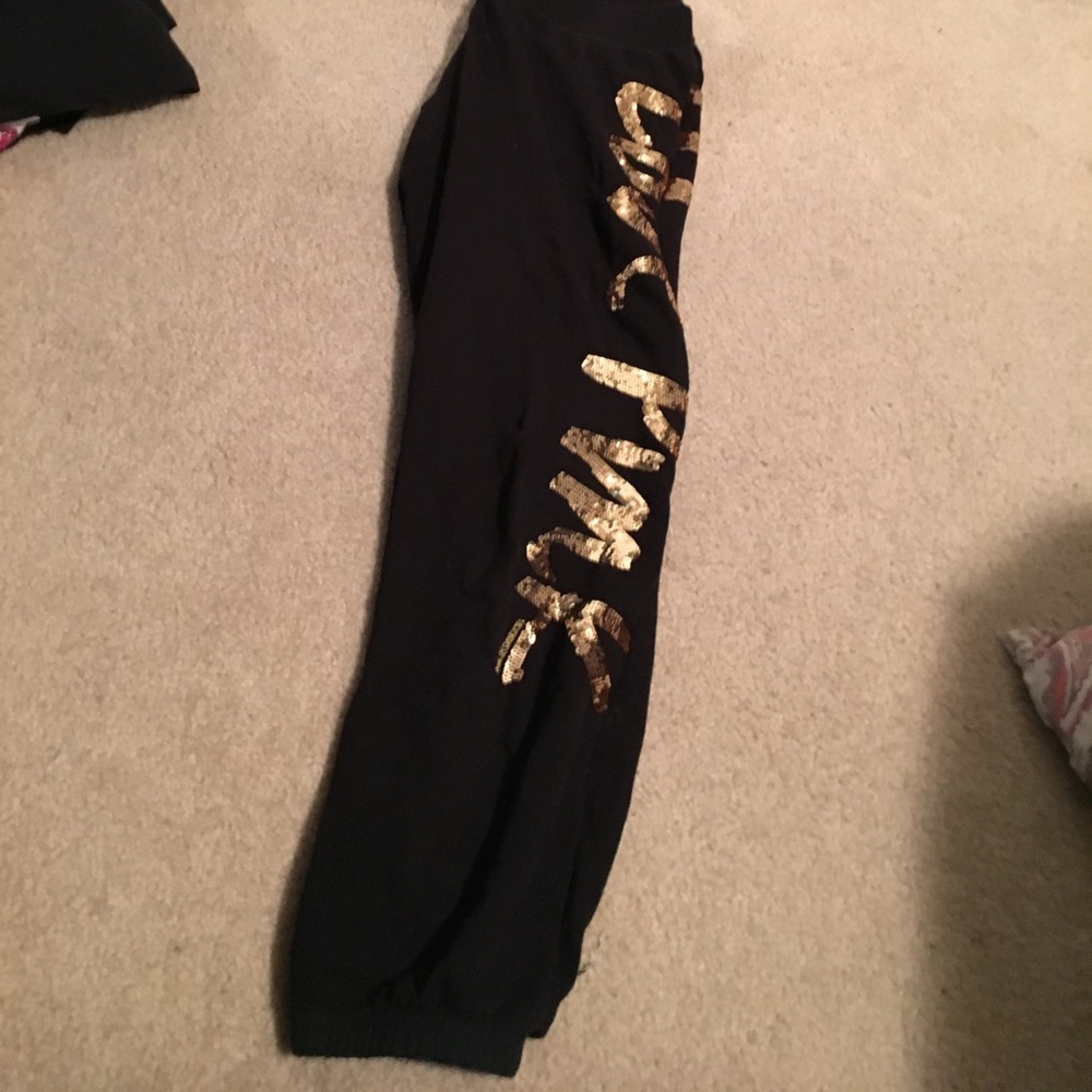 black sweats from pink!