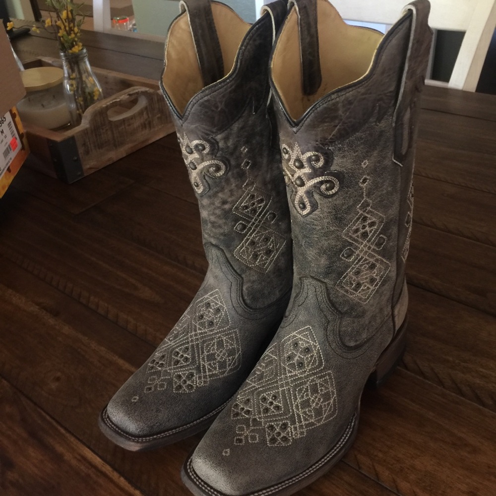 Brand New Beautiful Cowboy Boots