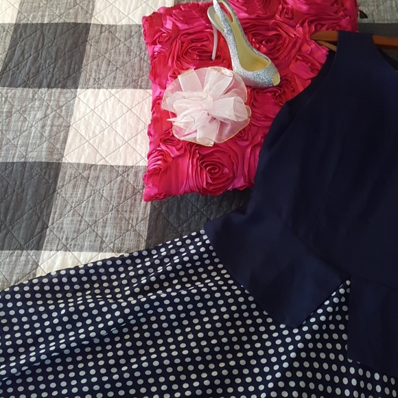 Dress - Picture 3 of 5