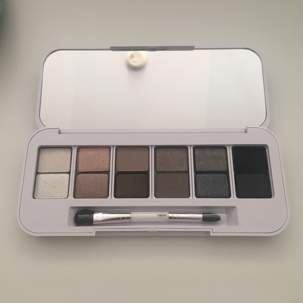Buxom Fire & Frost Eyeshadow Palette LE Sold Out