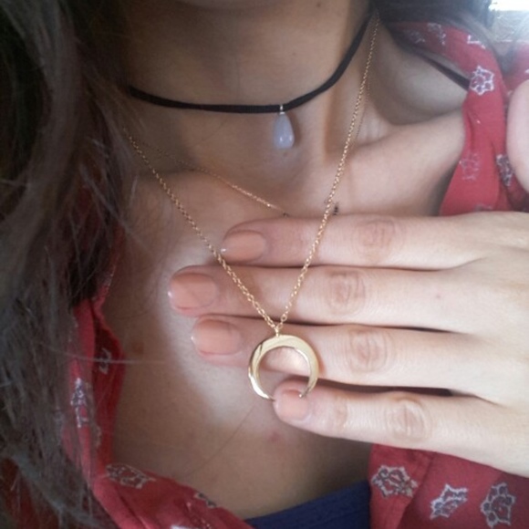 Crescent Gold Delicate Dainty Pendant Necklace - Picture 5 of 5