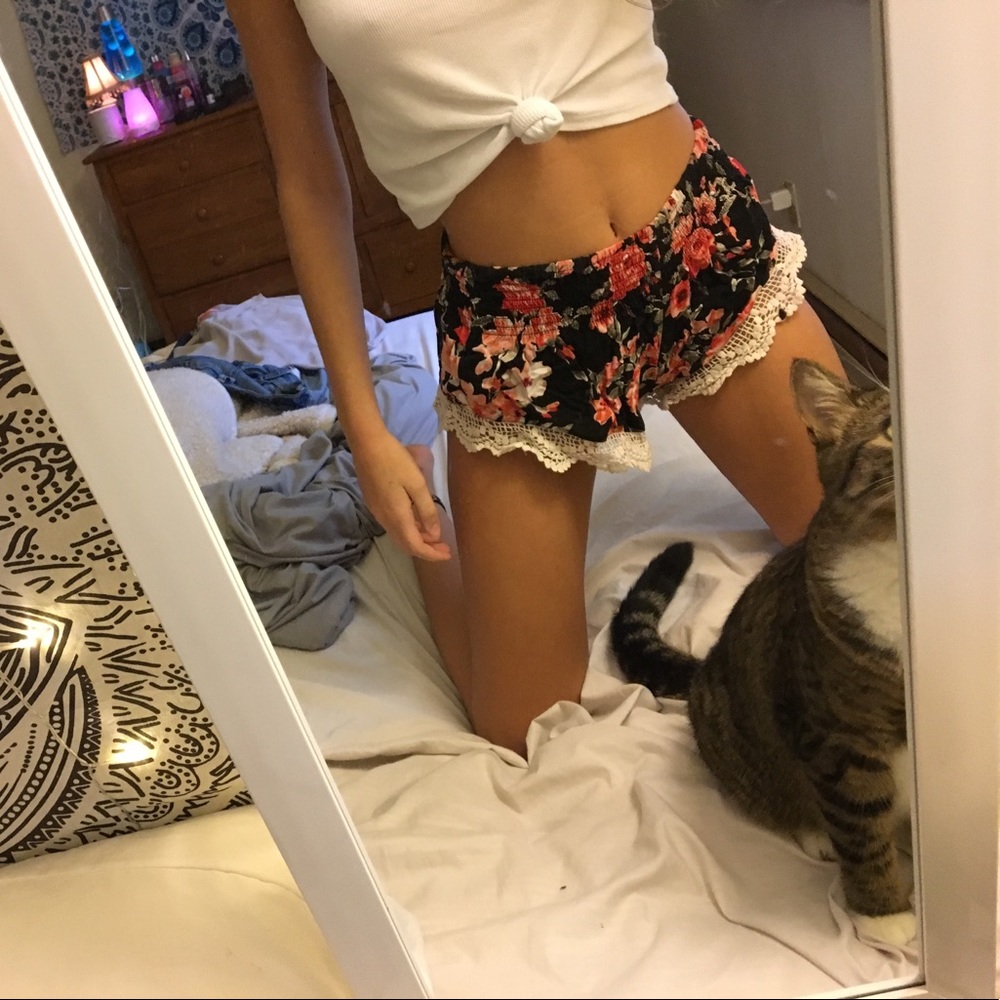 floral shorts
