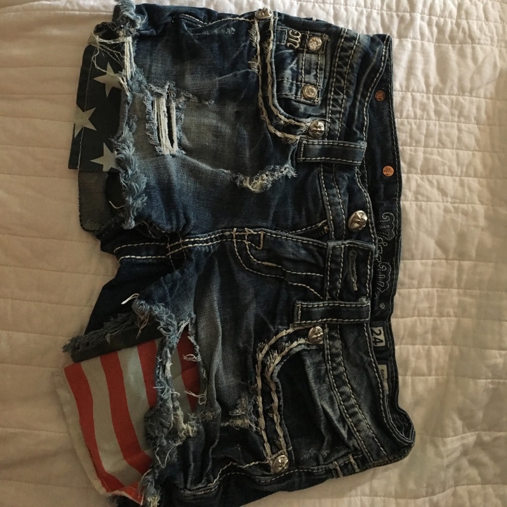 Miss me RARE shorts