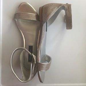 🚩Last Chance! WHBM Metallic Sandals 7 1/2