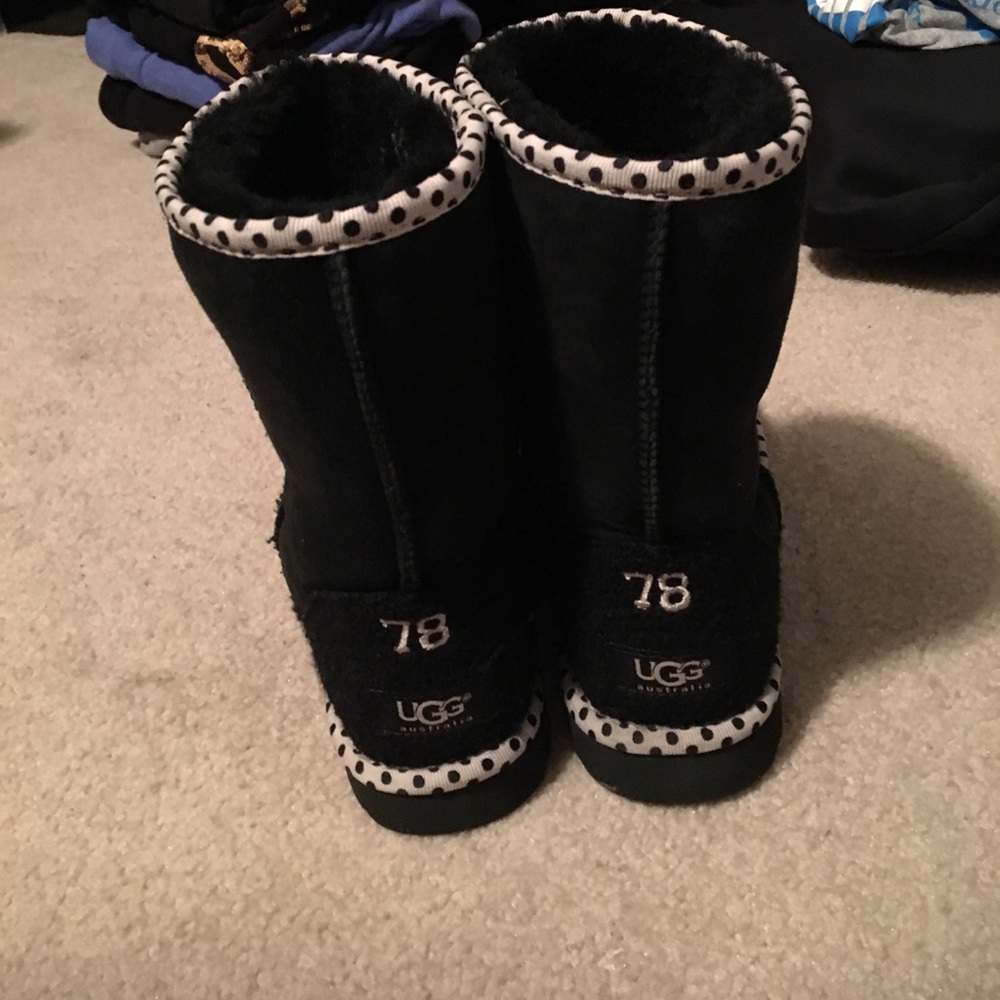 black uggs
