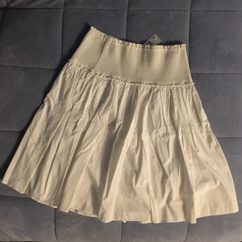 White skirt(NEVER BEEN WORN)