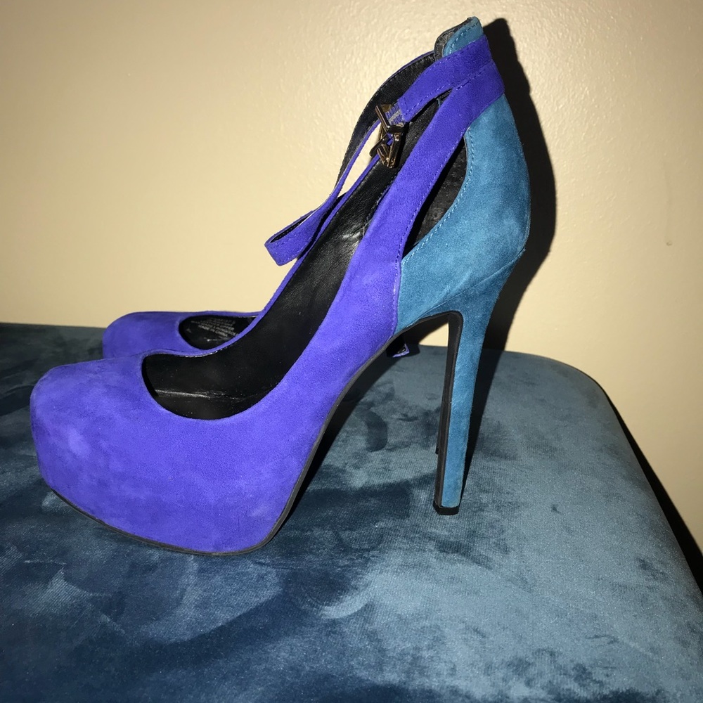 Jessica Simpson stilettos !