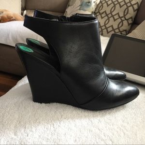 BCBGeneration REDUCED.  leather wedge size 8