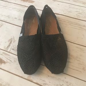 Toms size 6