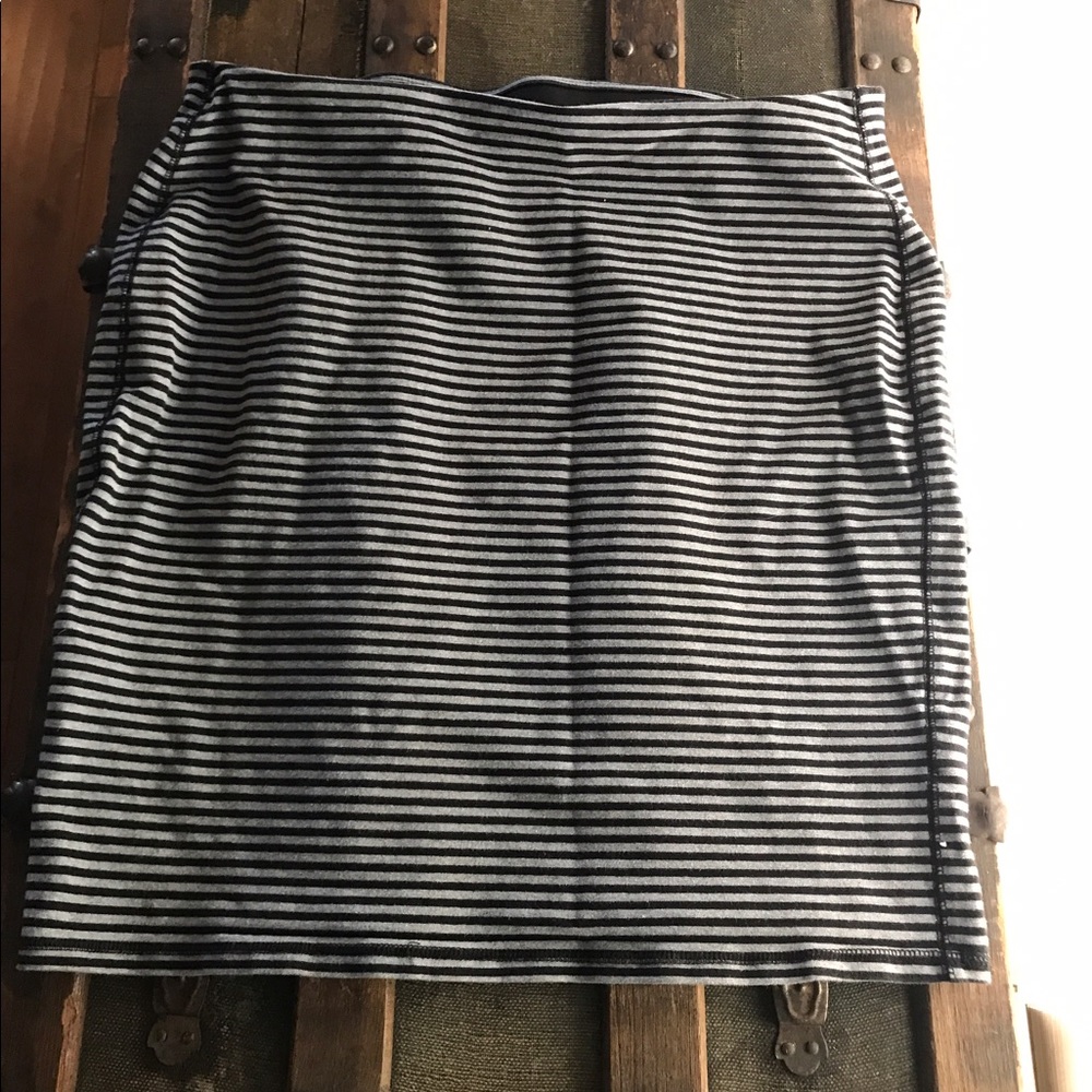 Old Navy Striped Pencil Skirt