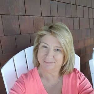 Meet your Posher, Alicia