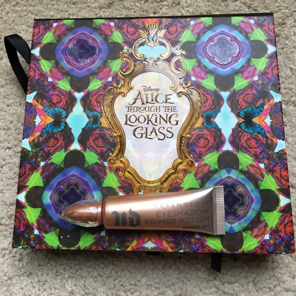 Urban Decay Alice Palette w FullSize Primer Potion