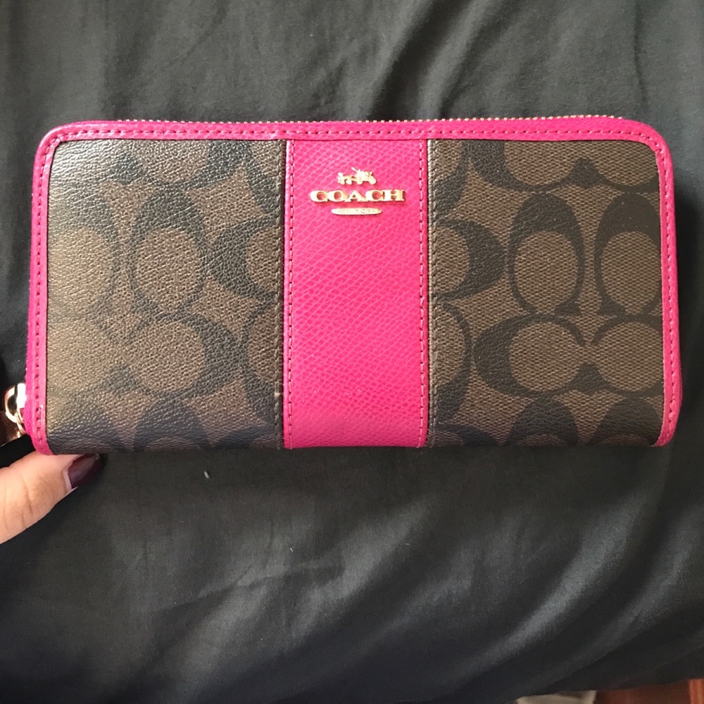 Coach Accordion wallet