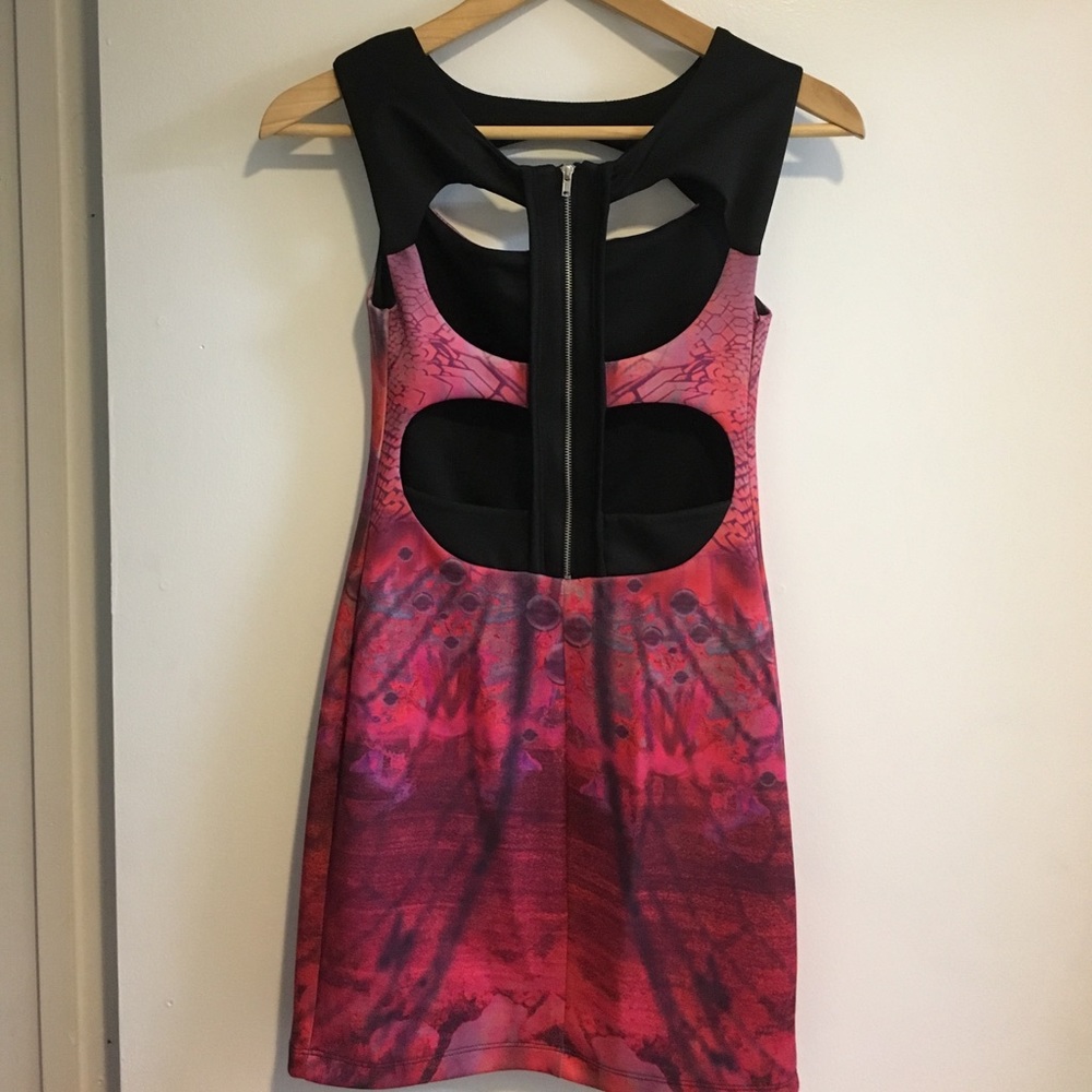 Dress - Picture 2 of 4