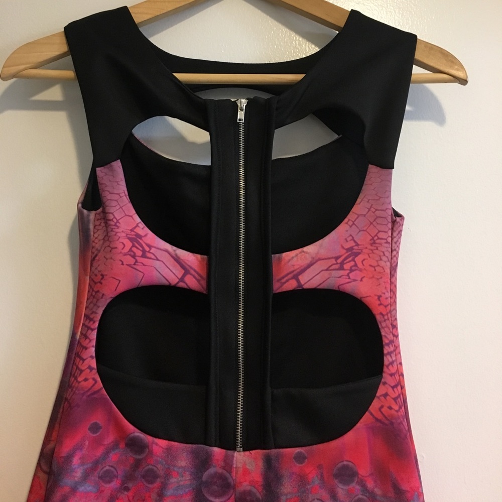 Dress - Picture 3 of 4