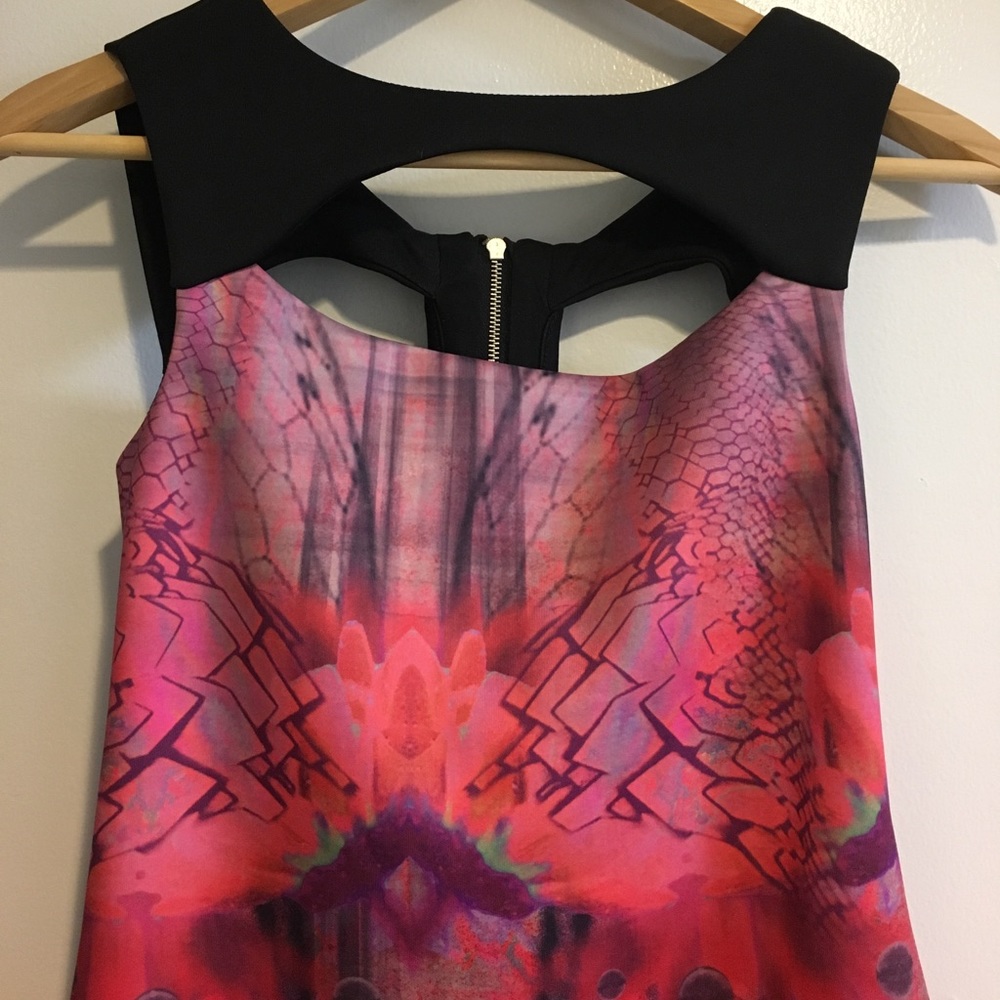Dress - Picture 4 of 4