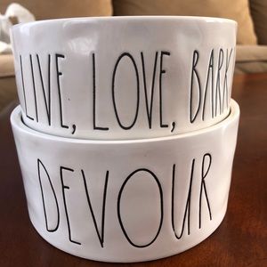 🔥On sale!!🔥✨✨2 Rae Dunn dog bowls!!✨