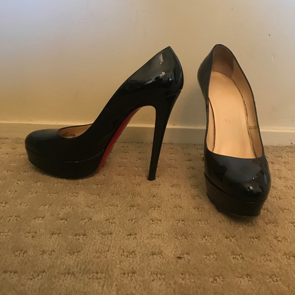 Christian Louboutin Black Patent Bianca Pumps 38.5