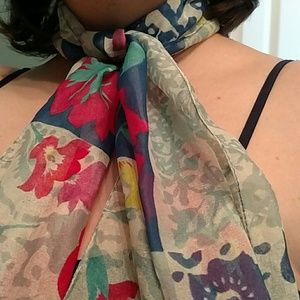 🔵Floral scarf