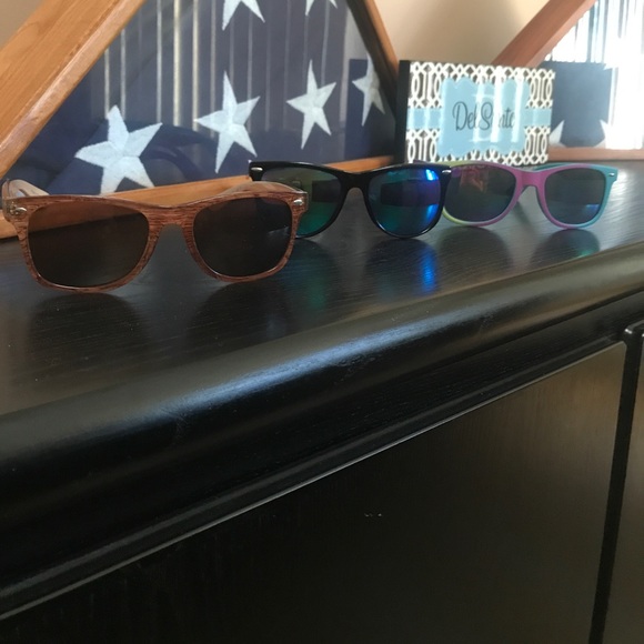 Sunnies - Picture 1 of 4