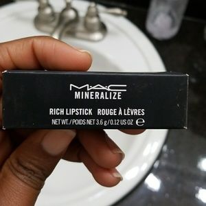 Mac LIMITED EDITION  Mineralize lipstick
