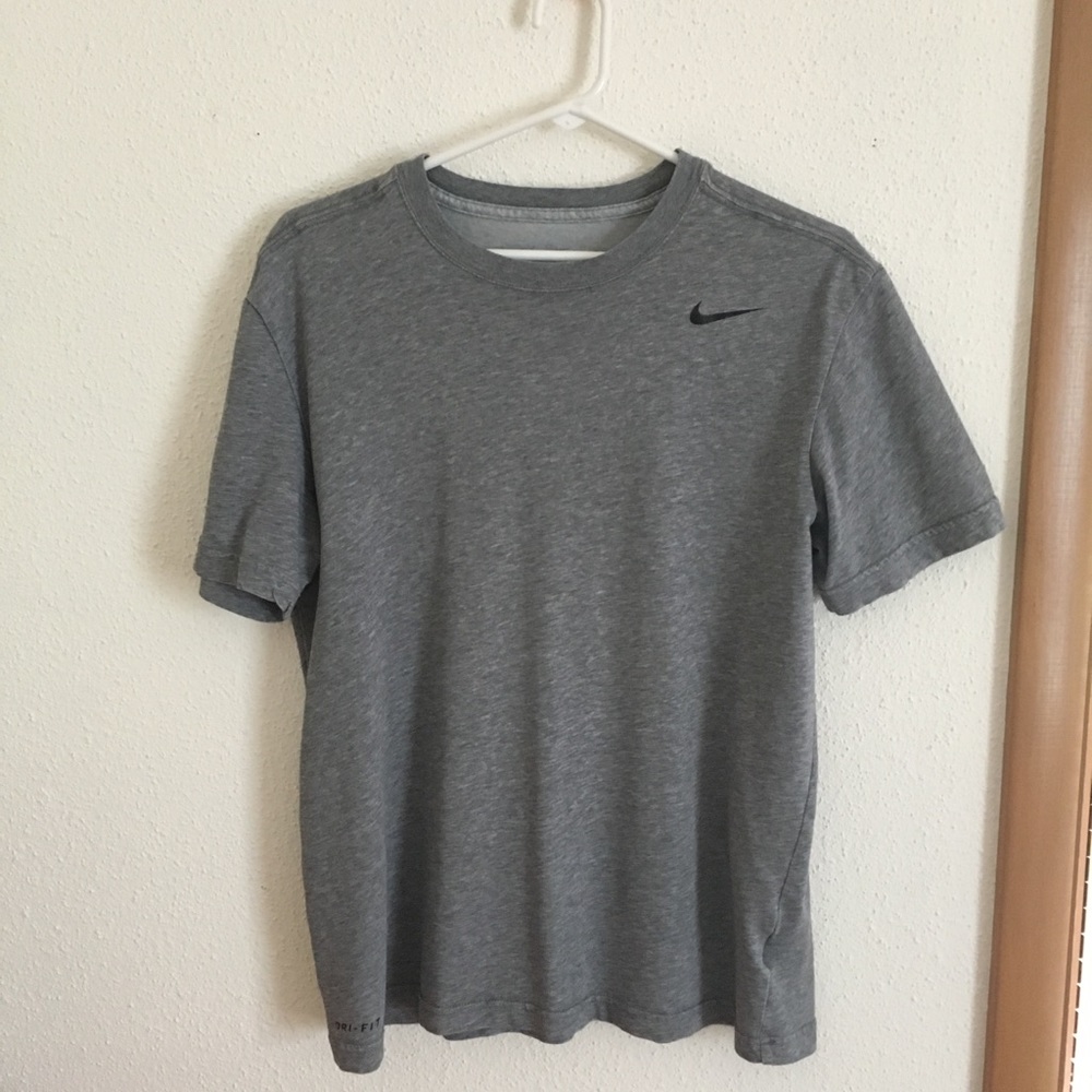 Lot of 2 Nike Dri Fit Shirts Men's Medium