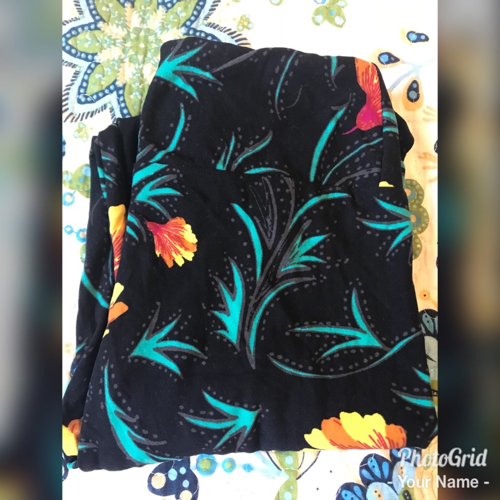 Lularoe OS Buttery soft leggings