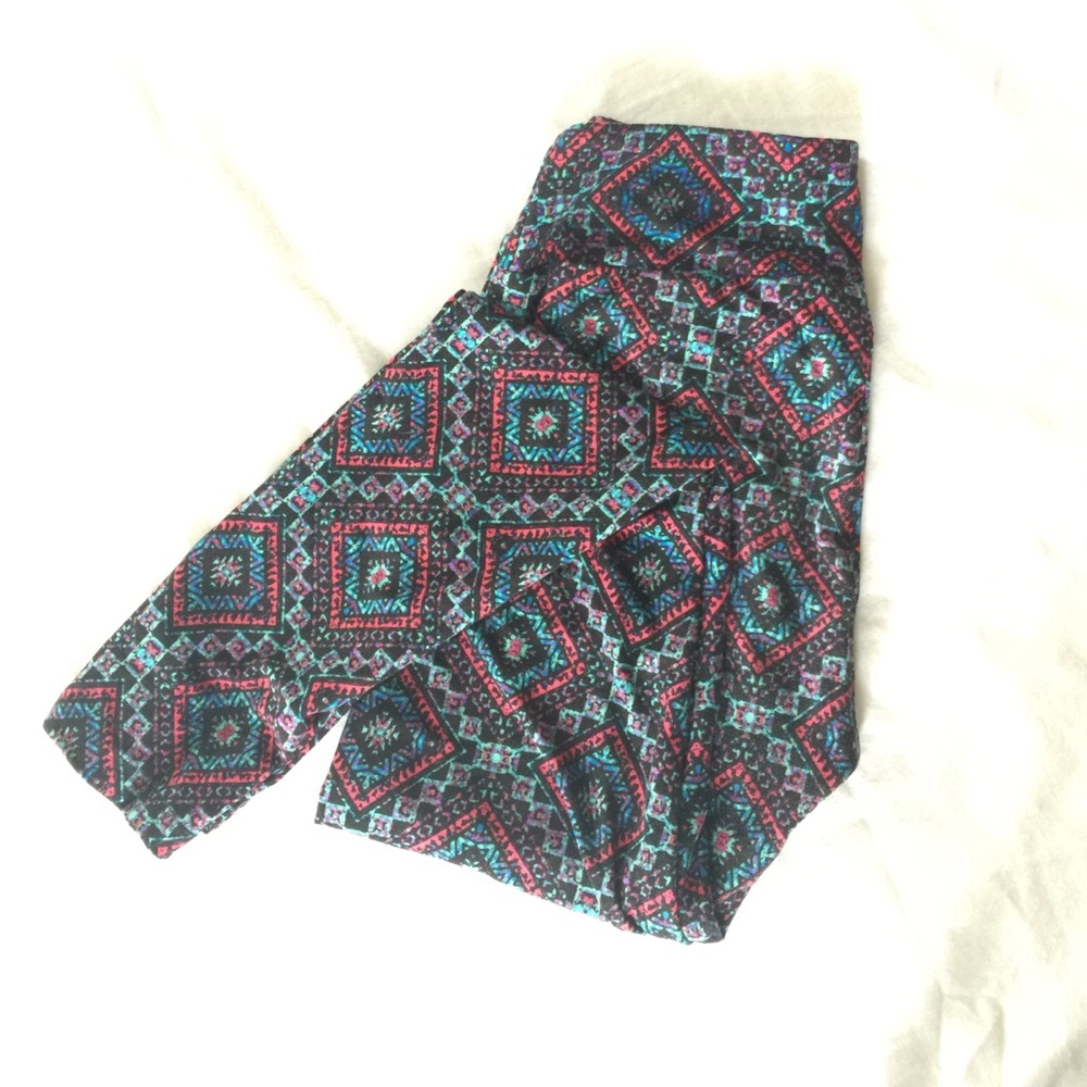 Lularoe Geometric One Size Leggings