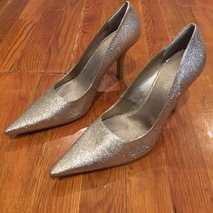Brand New Nine West Gold Glitter Pumps