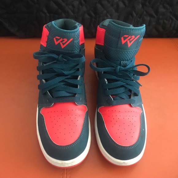 Shoes - Picture 1 of 3