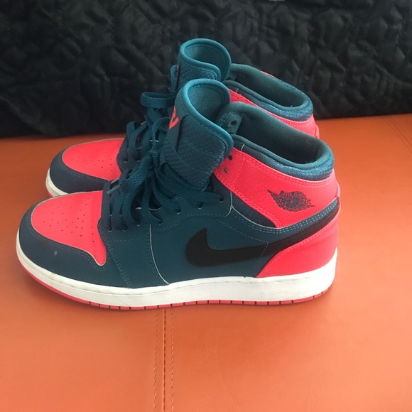 Shoes - Picture 2 of 3