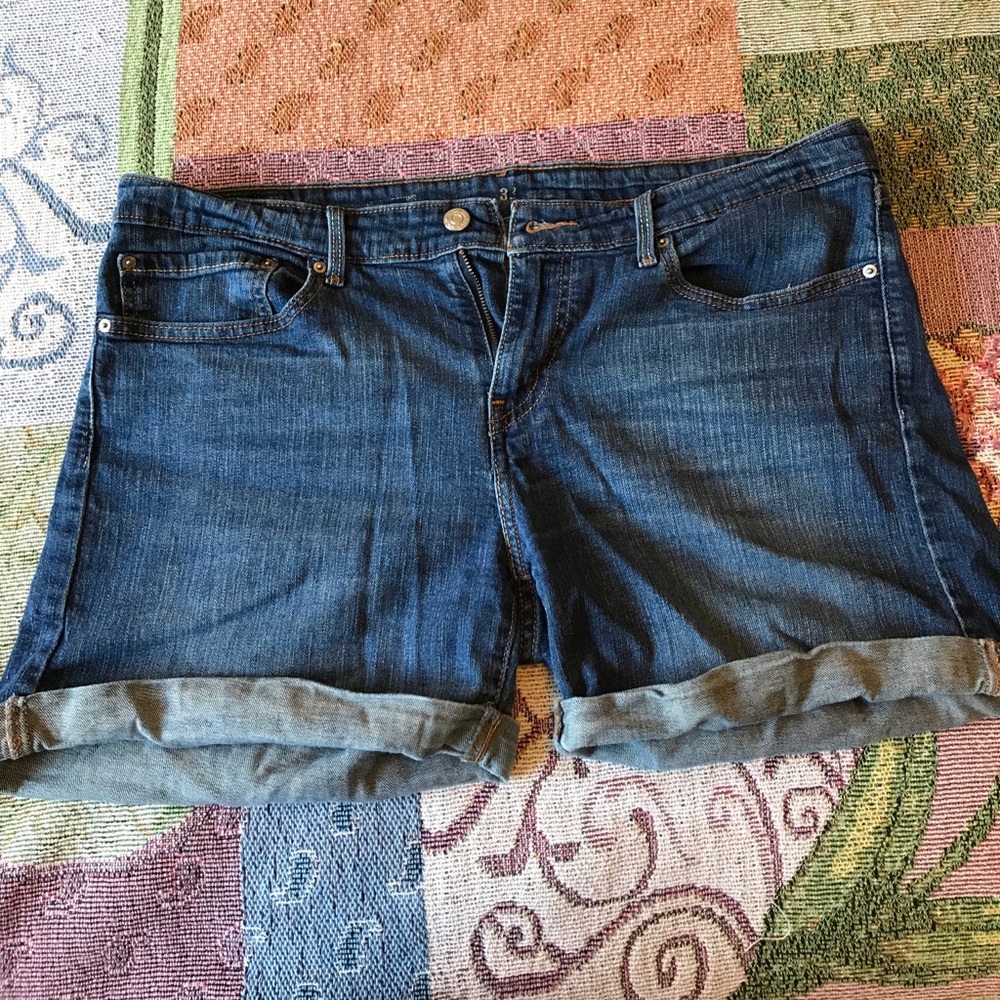 Women's Levi shorts
