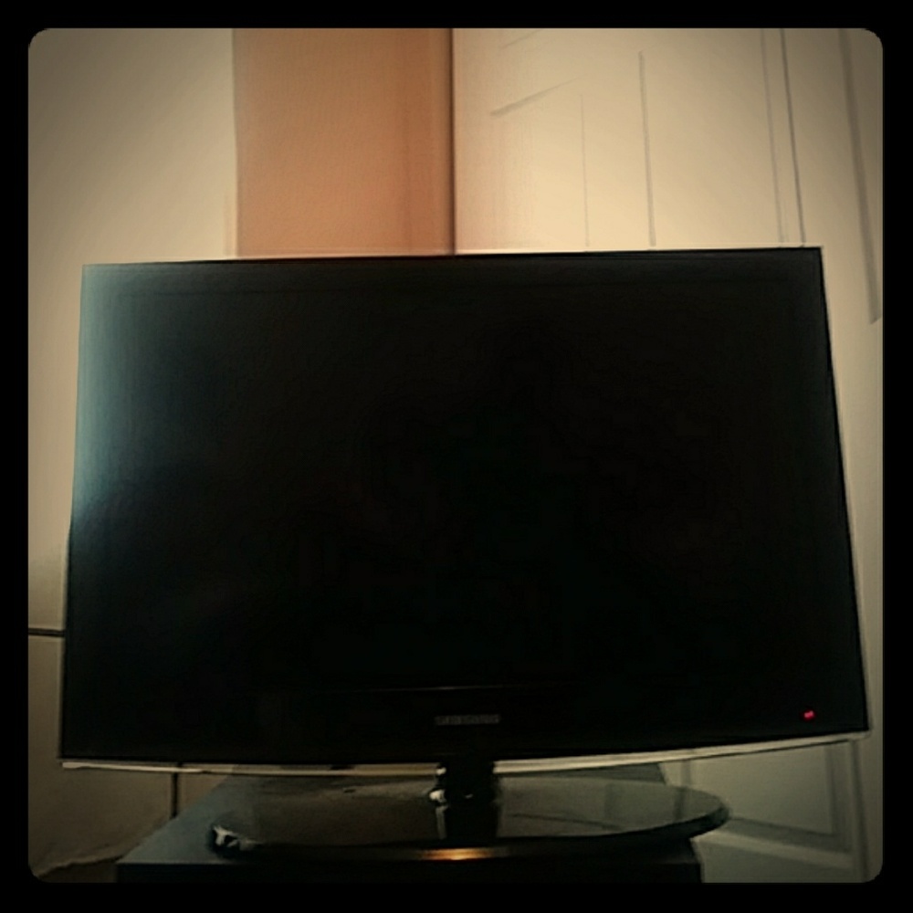 📺34"inch Samsung® TV📺