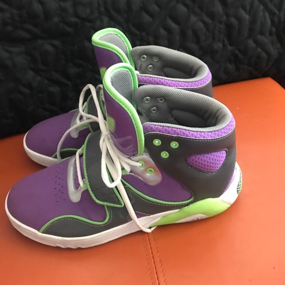 Shoes - Picture 2 of 4